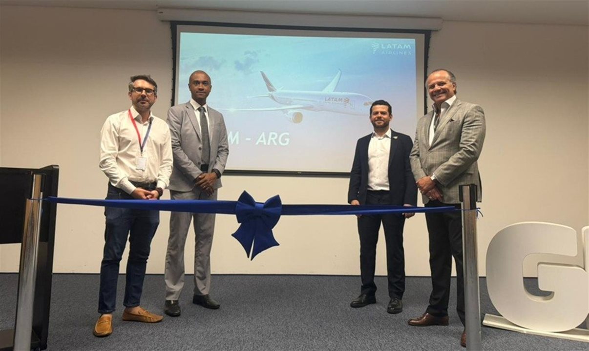 Marcus Campos, da Latam Brasil, Luiz Sobrinho, da Secretaria de Turismo do Estado de São Paulo, Philipe Karat, da Embratur, e Claudio Ferreira, da GRU Airport
