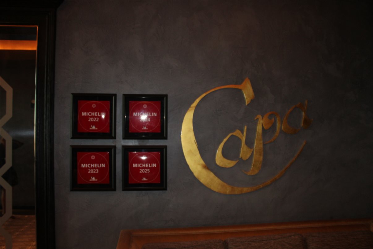 Capa possui quatro estrelas Michelin