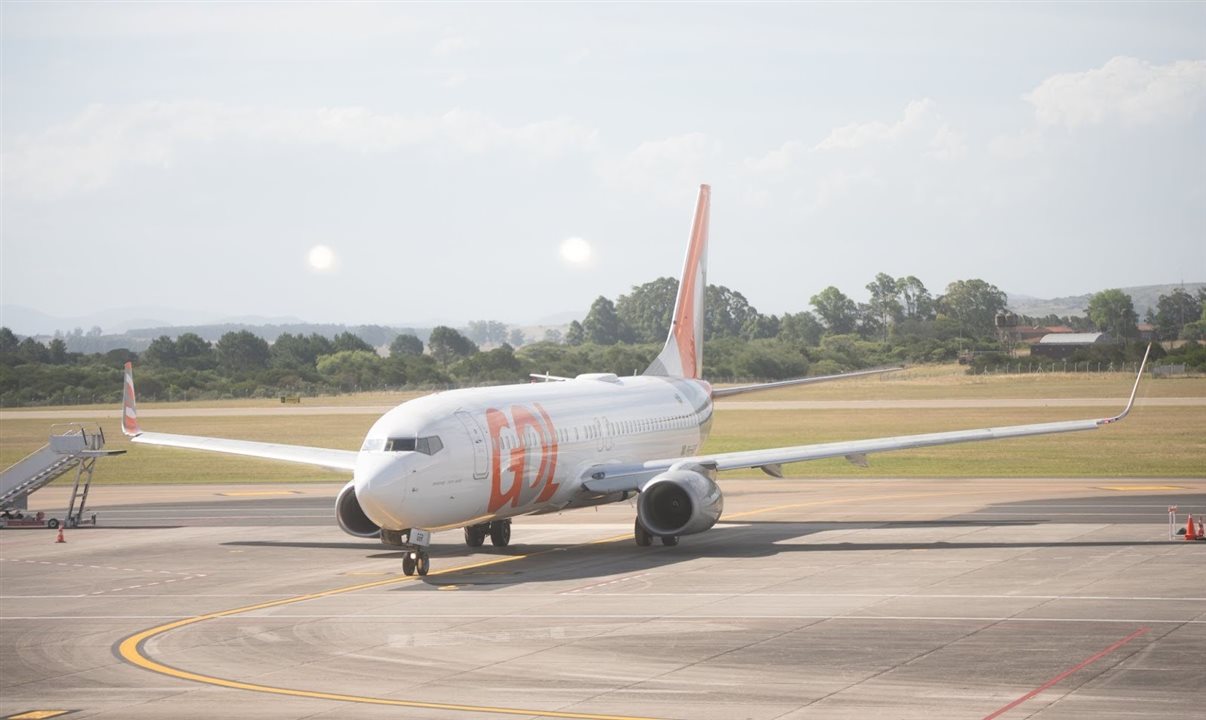 Boeing 737 da Gol no Aeroporto de Punta del Este