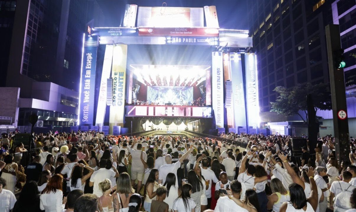 A Festa no Palco da Virada, na Avenida Paulista, é um dos símbolos da passagem de ano na capital paulista