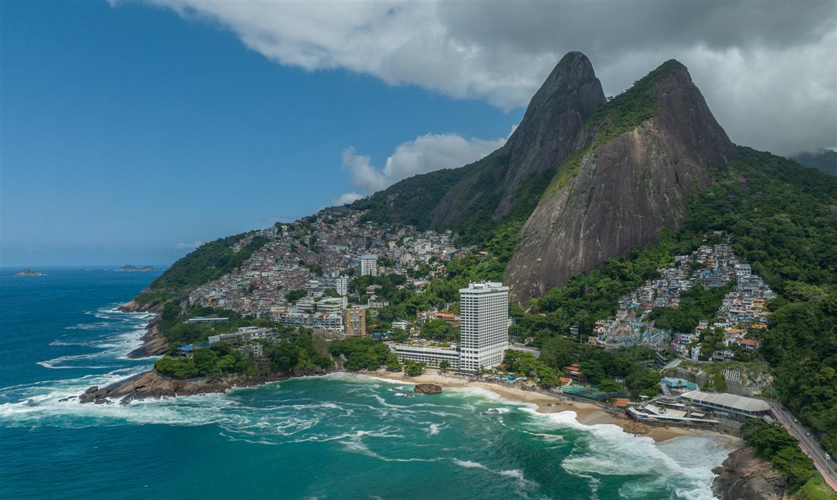Morro dos dois Irmãos, no Rio de Janeiro, é uma experiência em alta