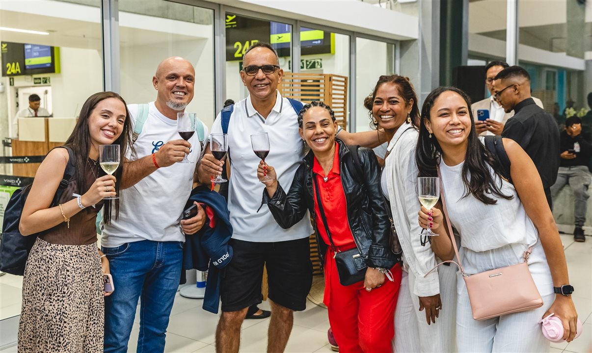 Passageiros foram recepcionados com vinhos e snacks nesta retomada da rota