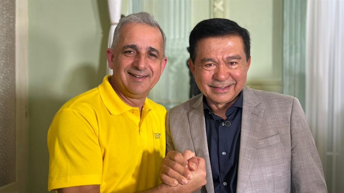 Pedro Rigo, diretor superintendete do Sebrae-ES, e Valdeir Nunes, propriet&aacute;rio do China Park Eco Resort