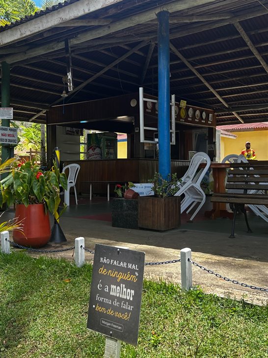 Uma das op&ccedil;&otilde;es de bar do complexo