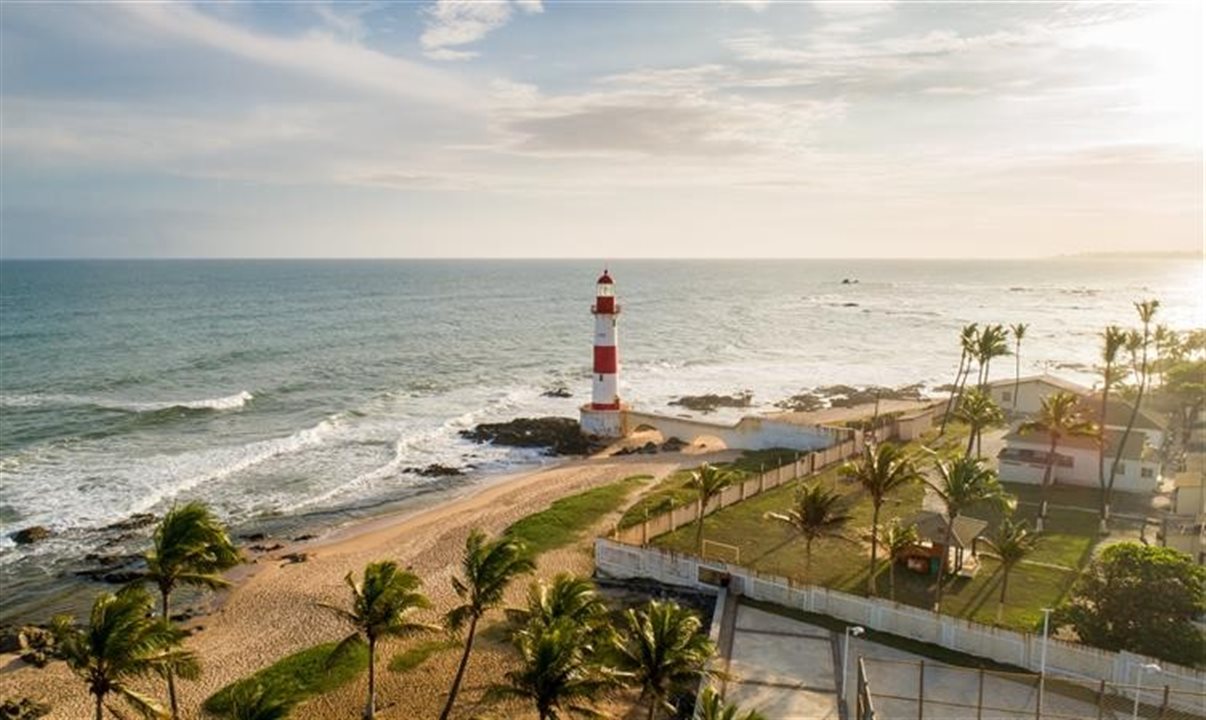 No período, a diária média foi de R$ 568,61, cerca de 20% inferior à de março de 2025