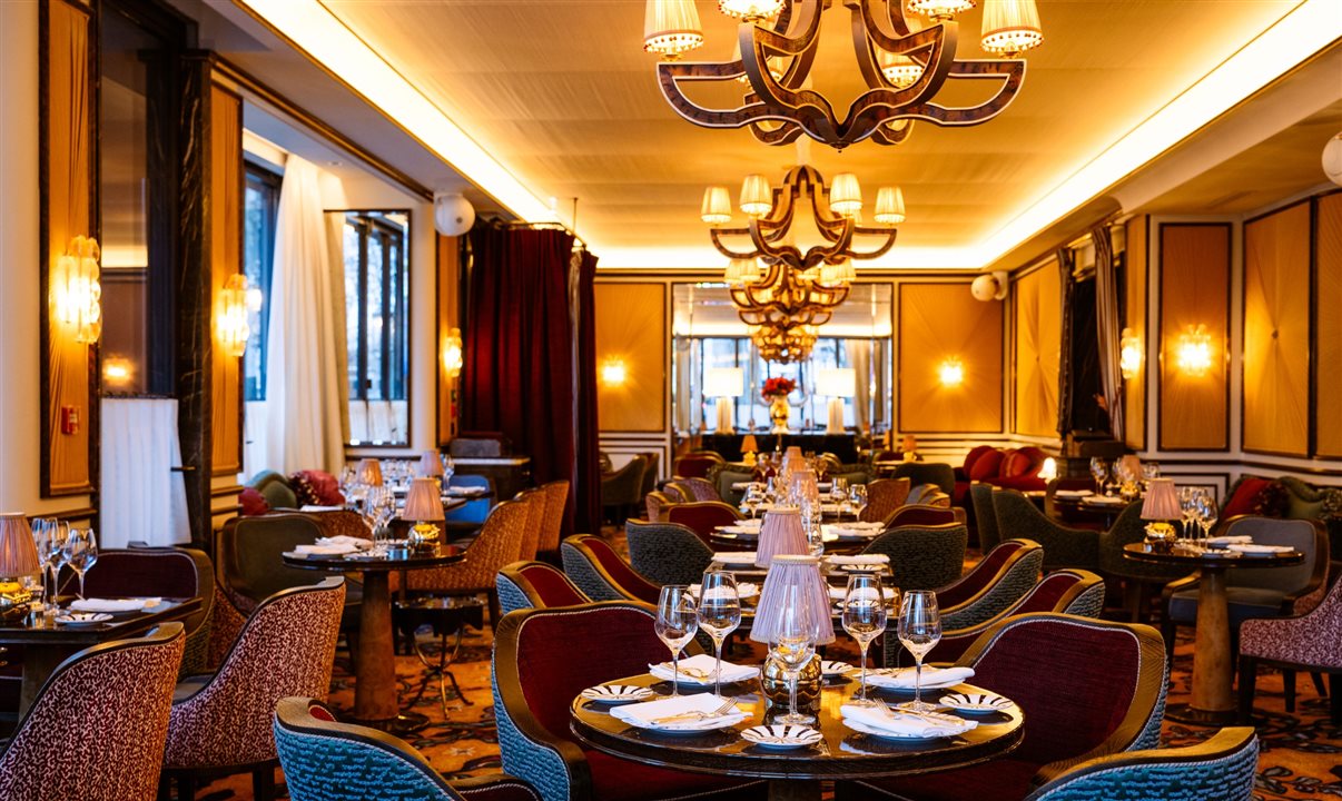 Restaurante funciona diariamente das 12h às 23h, em serviço contínuo