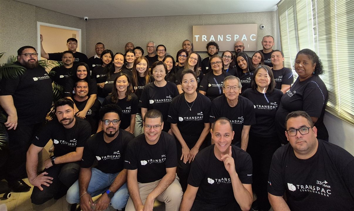 A data também foi celebrada internamente com uma confraternização entre colaboradores de diferentes departamentos