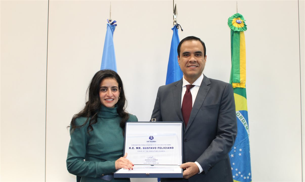 Shaikha Al Nowais, secretária-geral da ONU Turismo, e Gustavo Feliciano, ministro do Turismo