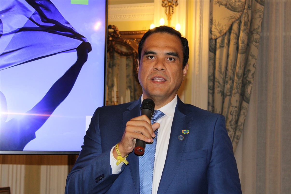 Gustavo Feliciano, ministro do Turismo