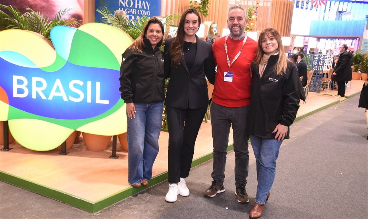 Bianca Schimpl, da Latam, Vera Petrich, do Wooba, e Gonzalo Guillen e Alessandra Bocchile, da Latam