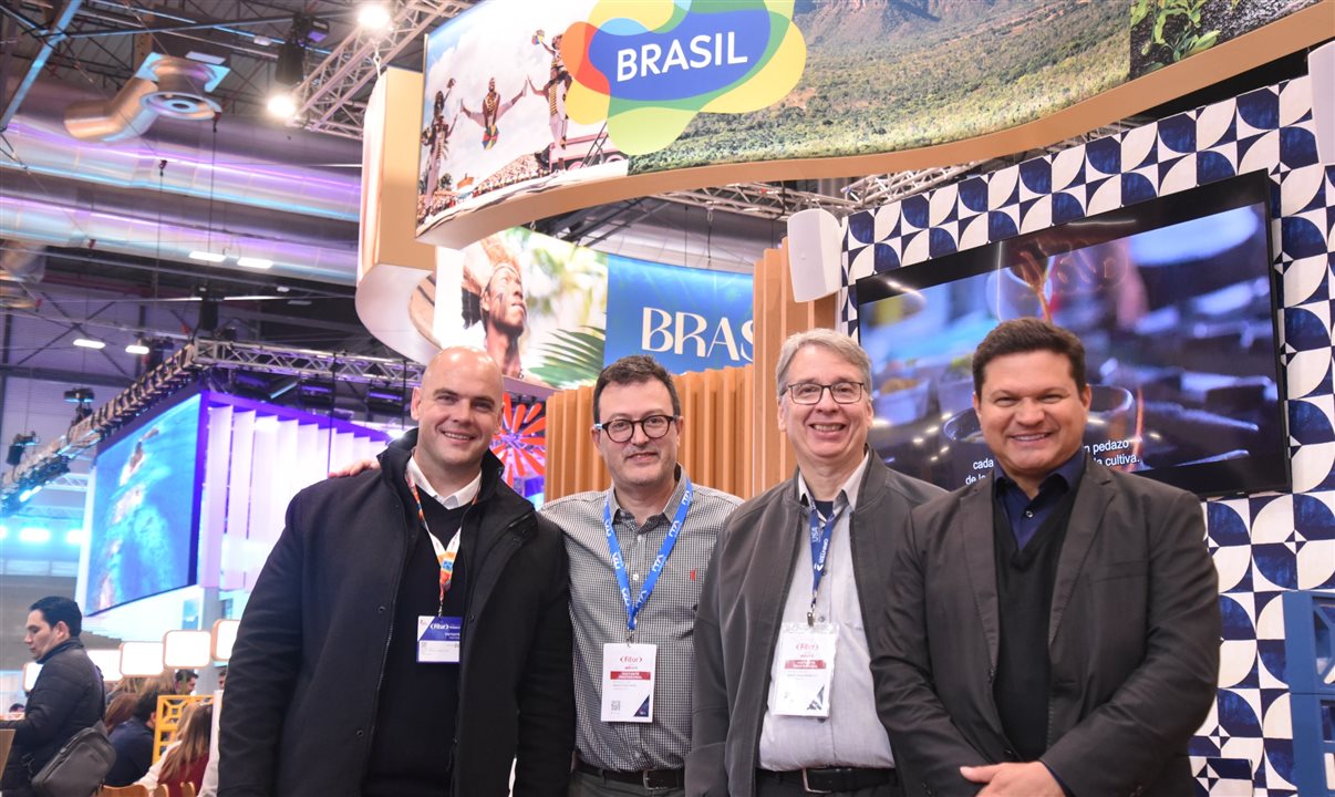 Vitor Santos, Marcos Gottlieb, Ricardo Lidington e Juventino Netto representam a Orinter na feira