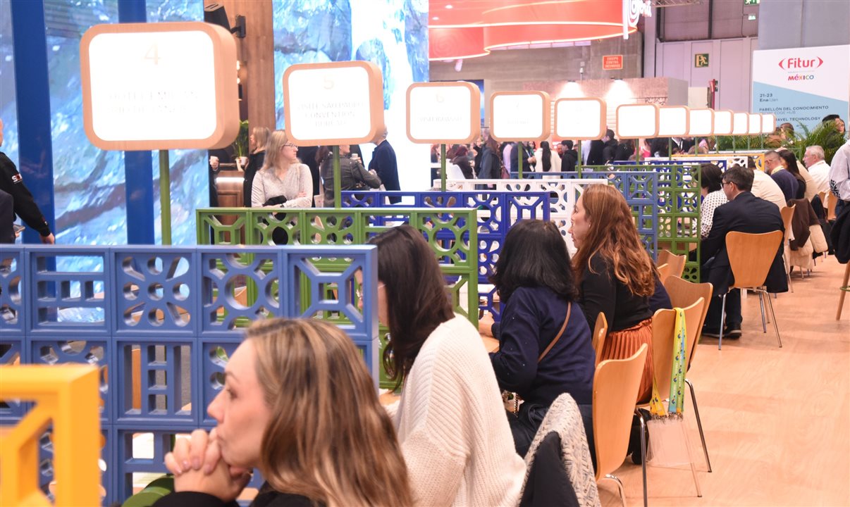 Estande da Embratur na feira permaneceu cheio durante todo o evento