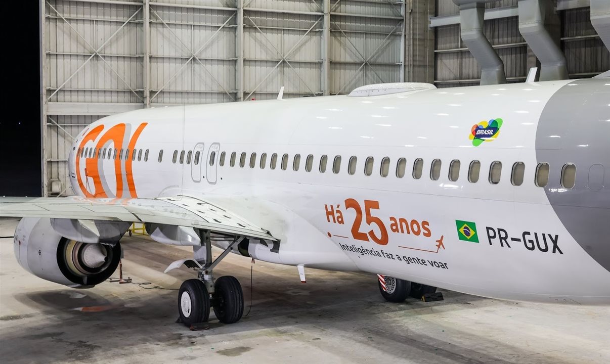 Aeronave que recebeu a pintura foi o B737-800 de prefixo PR-GUX