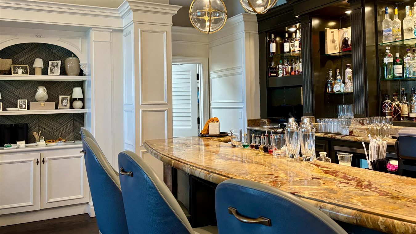 O bar do Ocean Club do mesmo jeito que aparece em &ldquo;Cassino Royale&rdquo;