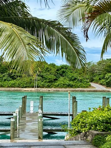 Vista do Lighthouse Yatch Club, em Andros