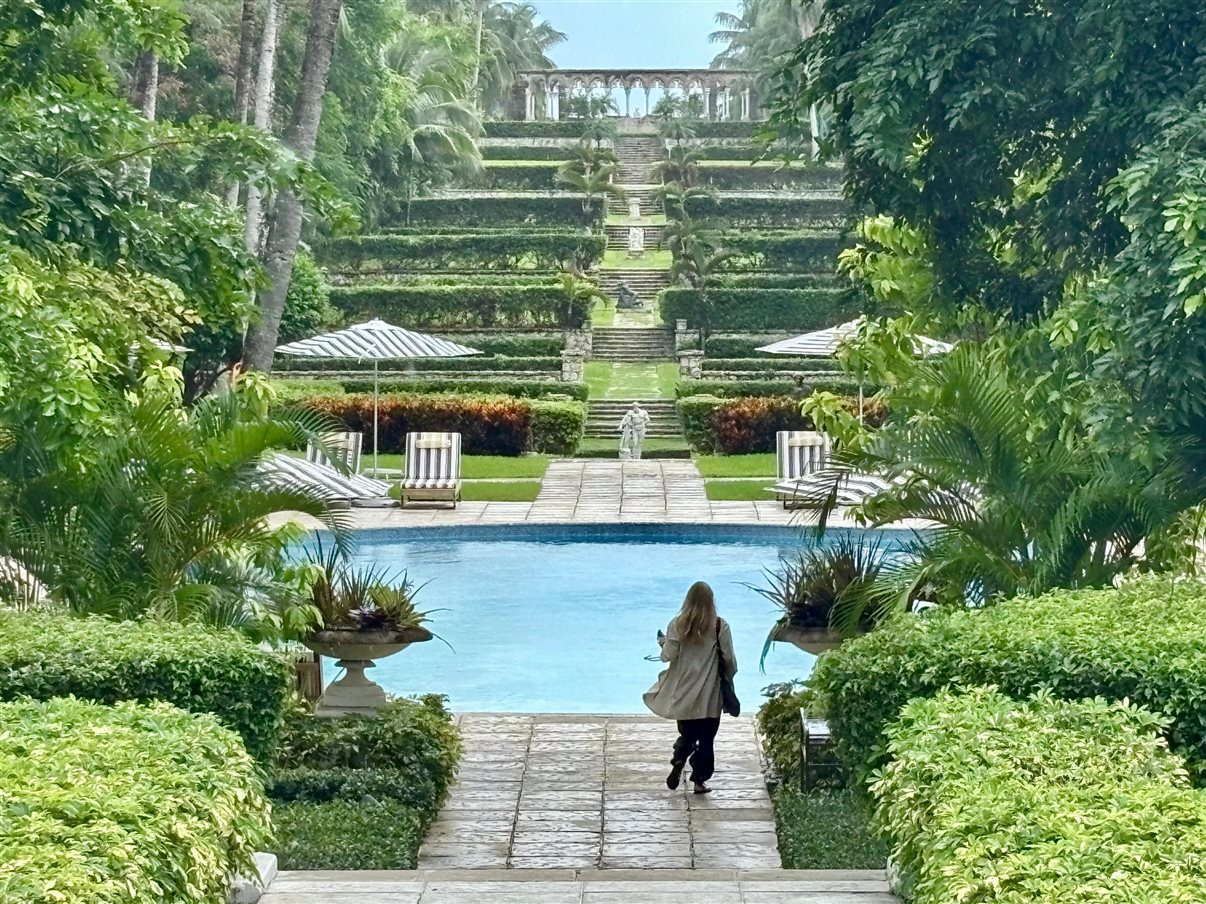 A piscina do Four Seasons, outra loca&ccedil;&atilde;o do filme de James Bond de 2006