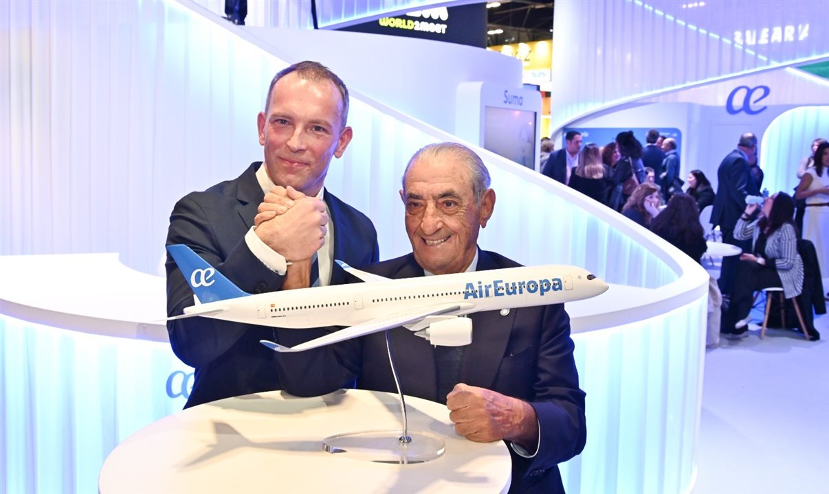 O anúncio contou com a participação do presidente da companhia aérea, Juan José Hidalgo, e de Ville Arhippainen, diretor de Vendas para a Europa Ocidental da Airbus