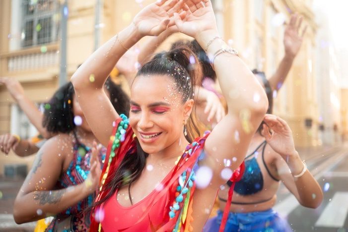 Pesquisa recomenda que viajantes comprem as passagens com seis meses de antecedência