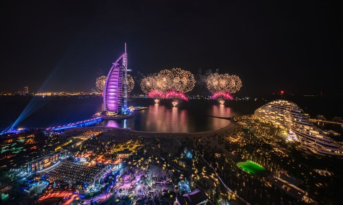 DBE e Avant Garde assinam contrato de dois anos