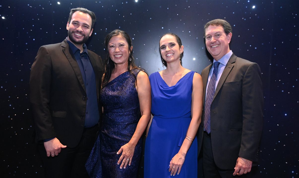 Raffael Fappiano Neto, gerente de Produtos Sênior da Azul Fidelidade, Cristina Yoshida, diretora da Azul Fidelidade, Giulia Allevato, gerente de Produtos da Azul Fidelidade, e Daniel Bicudo vice-presidente comercial e de Negócios da Azul