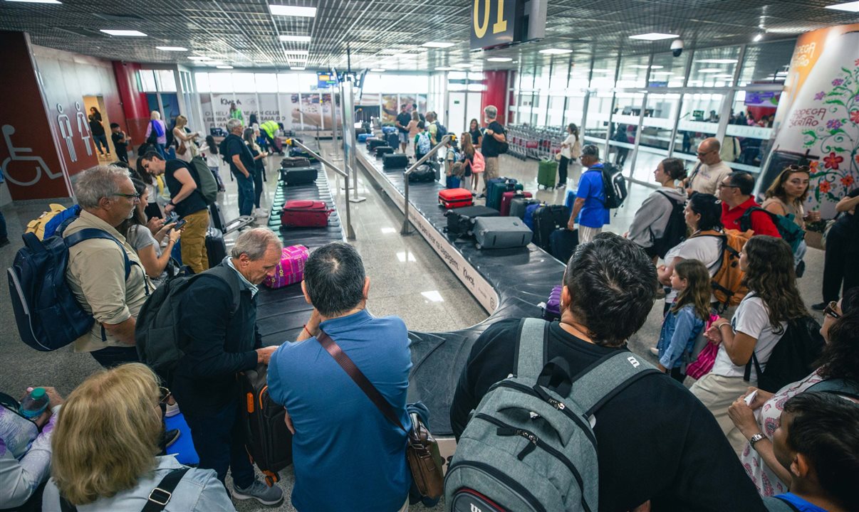  De acordo com a Aena, empresa que administra o aeroporto, o fluxo internacional registrou um crescimento expressivo de mais de 179,15% no embarque e desembarque no terminal