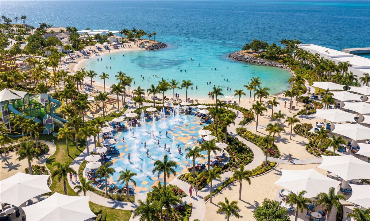 Seakers Cove Family Beach, Ocean Cay MSC Marine Reserve