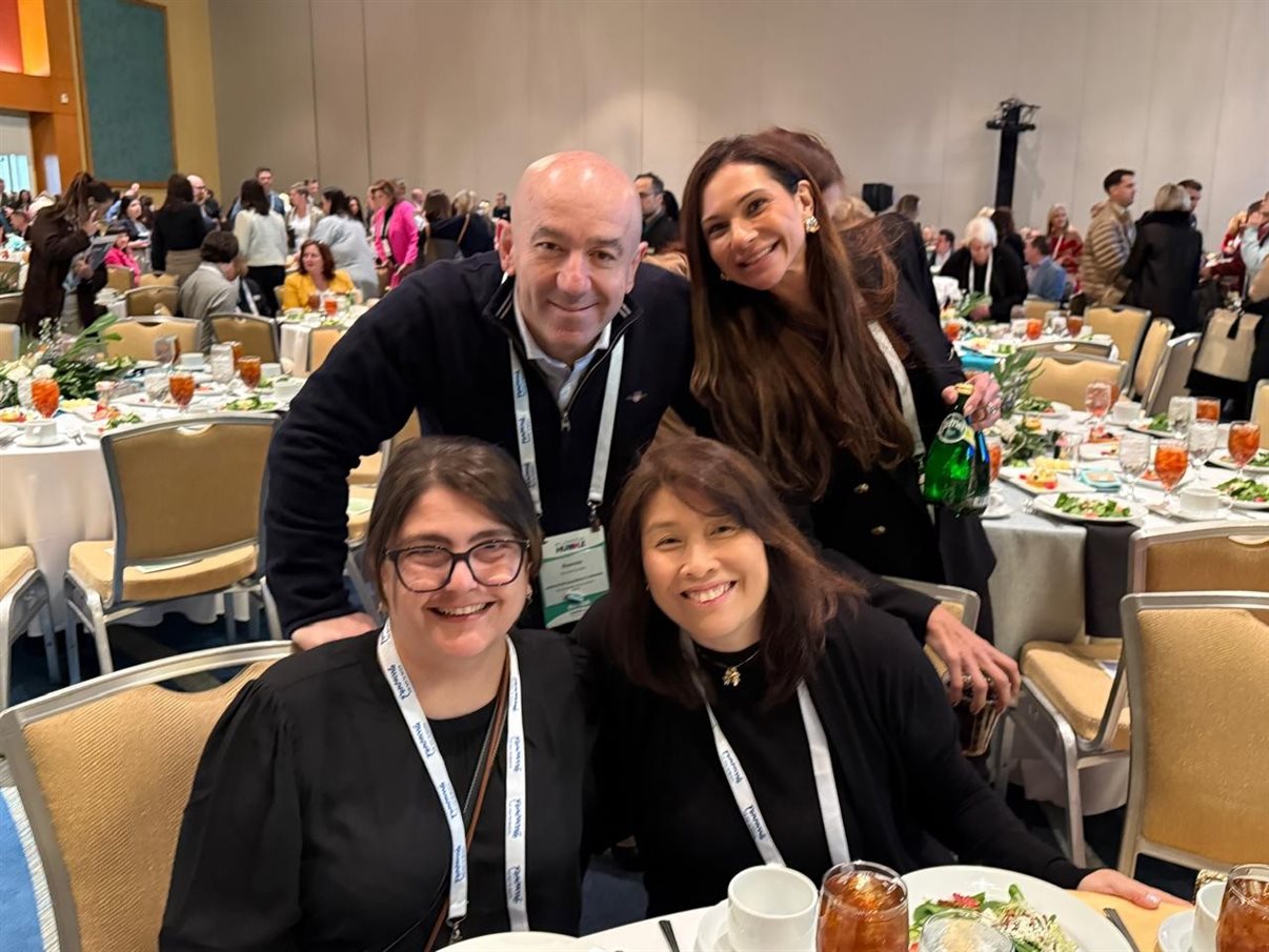 Ronnie Corrêa, da Abreutur, Lia Coutinho, da EZLink, Ana Felipe Roquette, da Agaxtur, e Andrea Kubo, da EHTL
