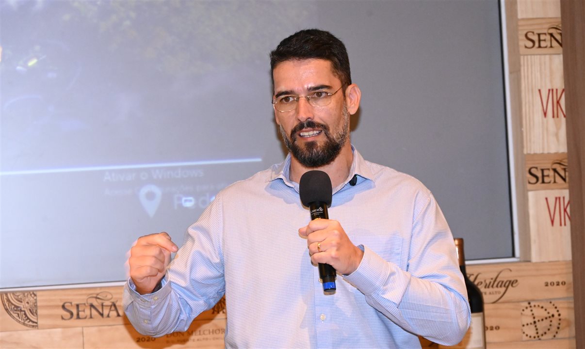 Victor Coelho, secretário de Turismo do Espírito Santo, destaca o crescimento do Estado em evento de lançamento do ESTour