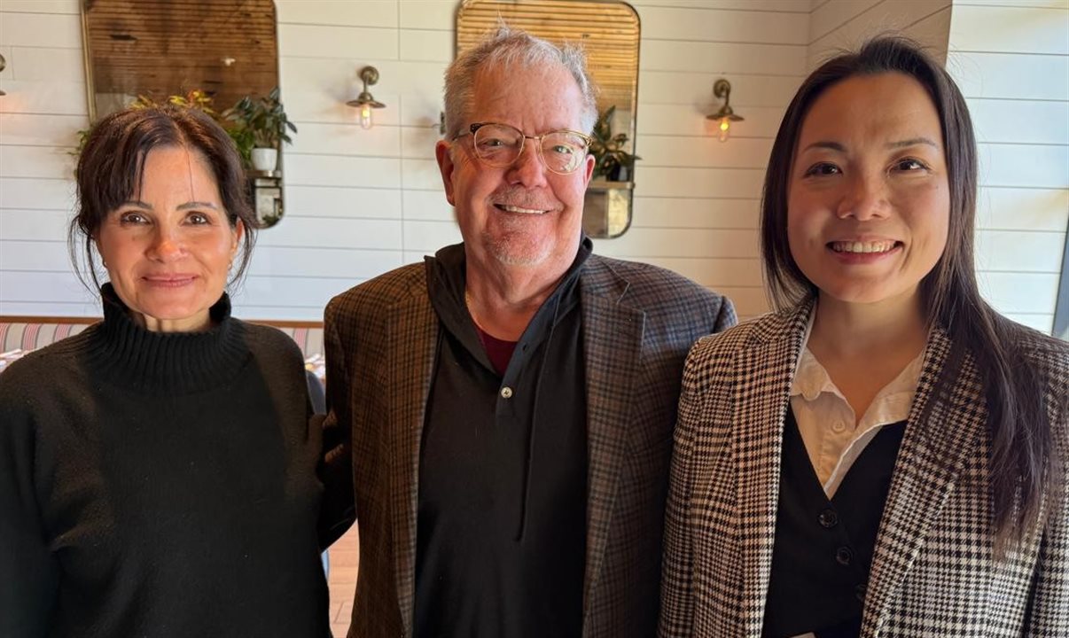 Juliana Leveroni, DT Minich e Yinglu Tian, do Experience Kissimmee