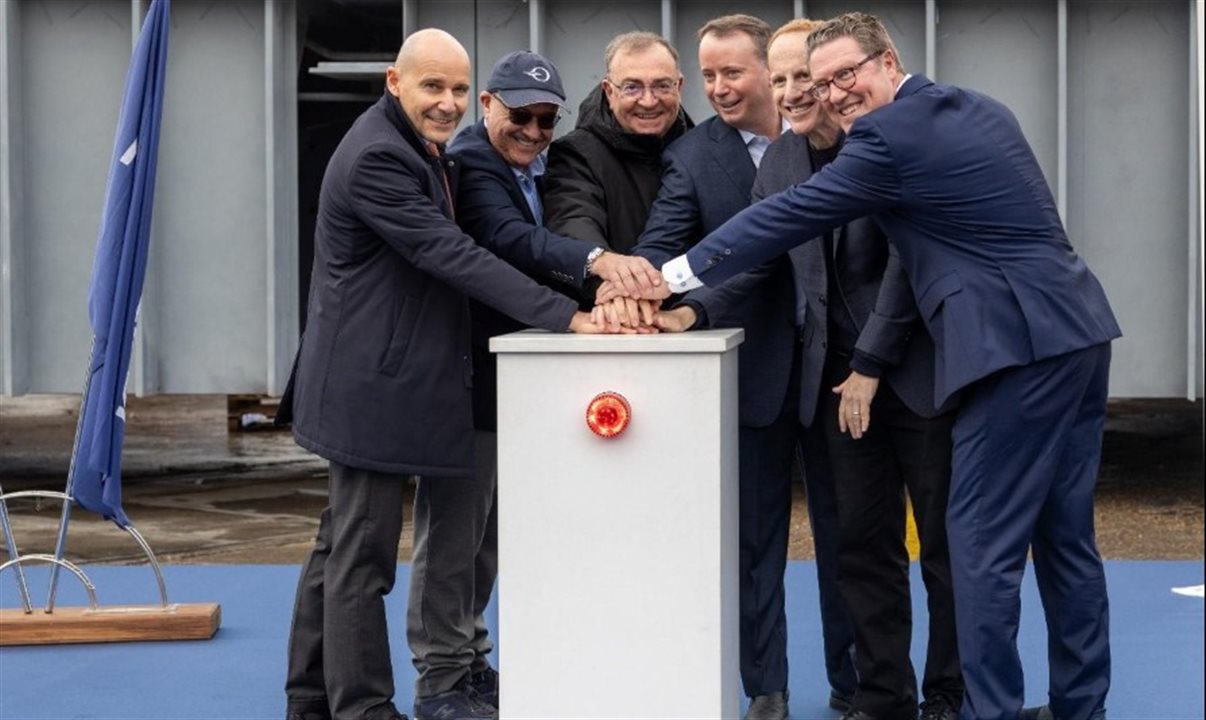 Marco Lunardi (Fincantieri Marghera Shipyard); Franco Semeraro (Oceania Cruises); Luigi Matarazzo (Fincantieri); Jason Montague (Oceania Cruises); Harry Sommer (NCL); Patrik Dahlgren (NCL)