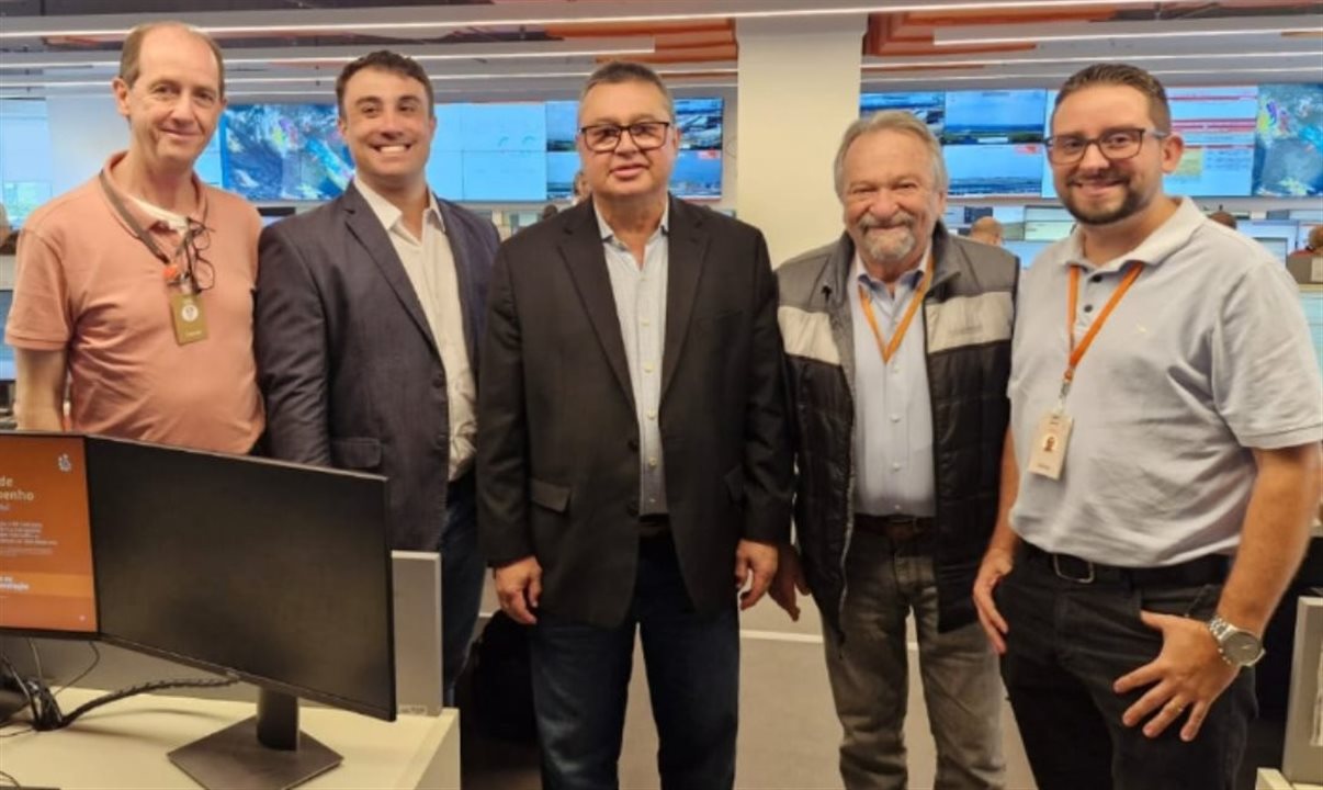 Embaixador do Paraguai nos Estados Unidos, Gustavo Leite, se reuniu com time da Gol