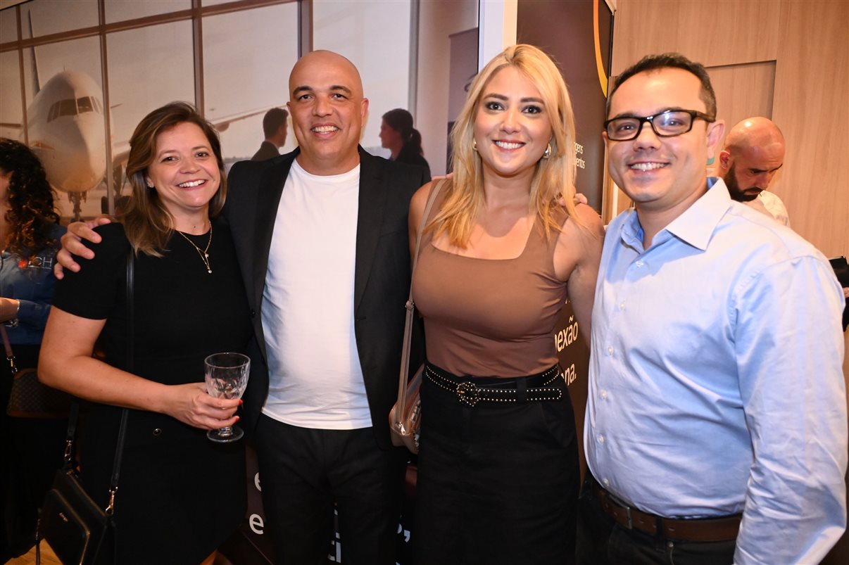 Douglas Camargo, da Abracorp, com Bianca Bottyan e Fernando Cavalheiro, da CEP Transportes