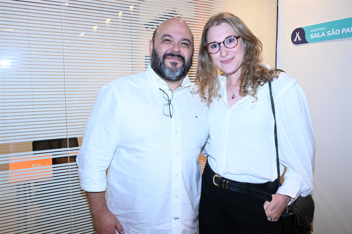 Douglas Camargo, da Abracorp, com Bianca Bottyan e Fernando Cavalheiro, da CEP Transportes