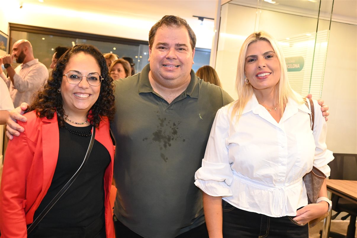 Douglas Camargo, da Abracorp, com Bianca Bottyan e Fernando Cavalheiro, da CEP Transportes