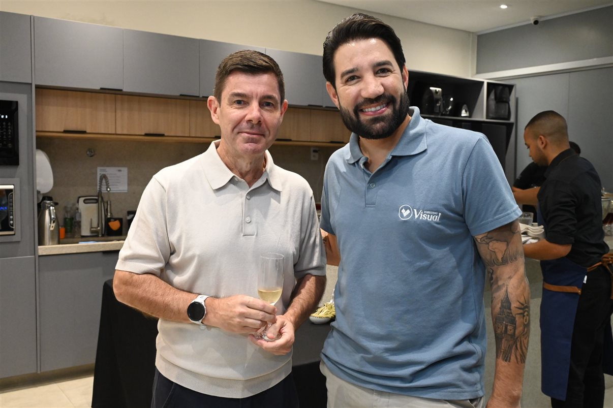 Douglas Camargo, da Abracorp, com Bianca Bottyan e Fernando Cavalheiro, da CEP Transportes