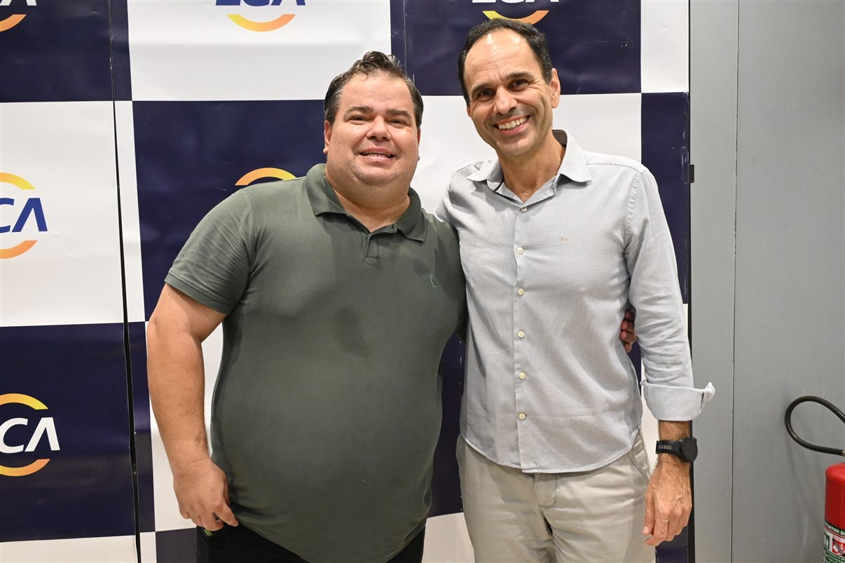 Douglas Camargo, da Abracorp, com Bianca Bottyan e Fernando Cavalheiro, da CEP Transportes