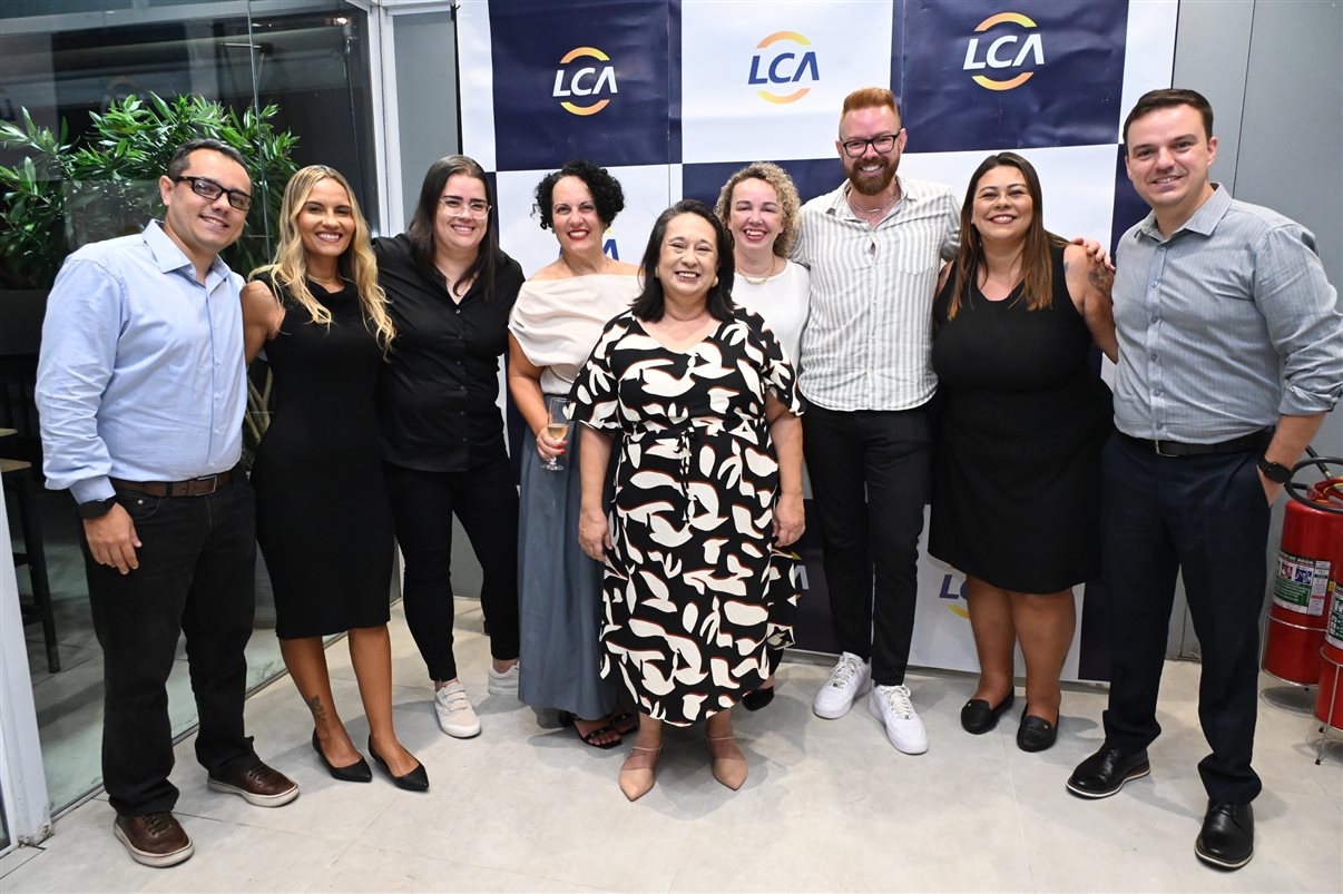 Douglas Camargo, da Abracorp, com Bianca Bottyan e Fernando Cavalheiro, da CEP Transportes