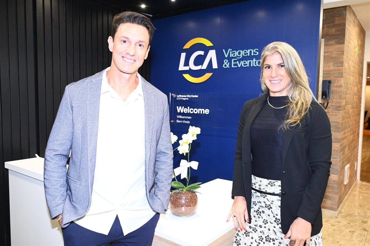 Douglas Camargo, da Abracorp, com Bianca Bottyan e Fernando Cavalheiro, da CEP Transportes