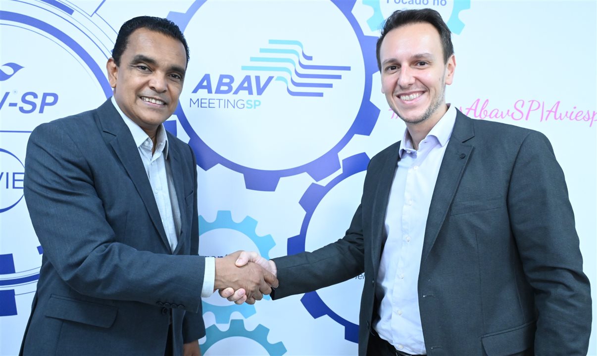 Rui Alves, secretário de Turismo da Cidade de São Paulo, e Bruno Waltrick, presidente da Abav-SP|Aviesp