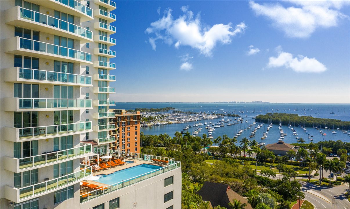 No detalhe o Arya Hotel & Suites Coconut Grove, em Miami, uma das unidades da empresa nos Estados Unidos