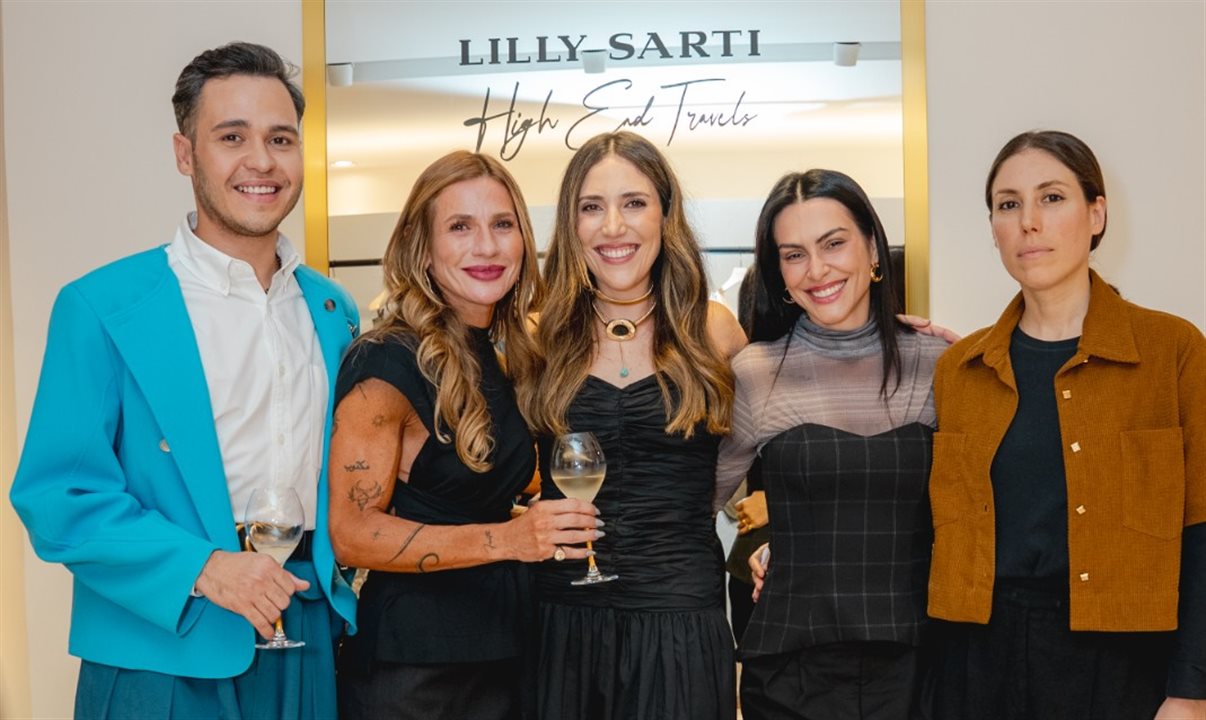 Caio Brusamarelo, da Regent Seven Seas, Lilly Sarti, Mafe Caramella, da High End Travels, Cleo Pires e Renata Sarti