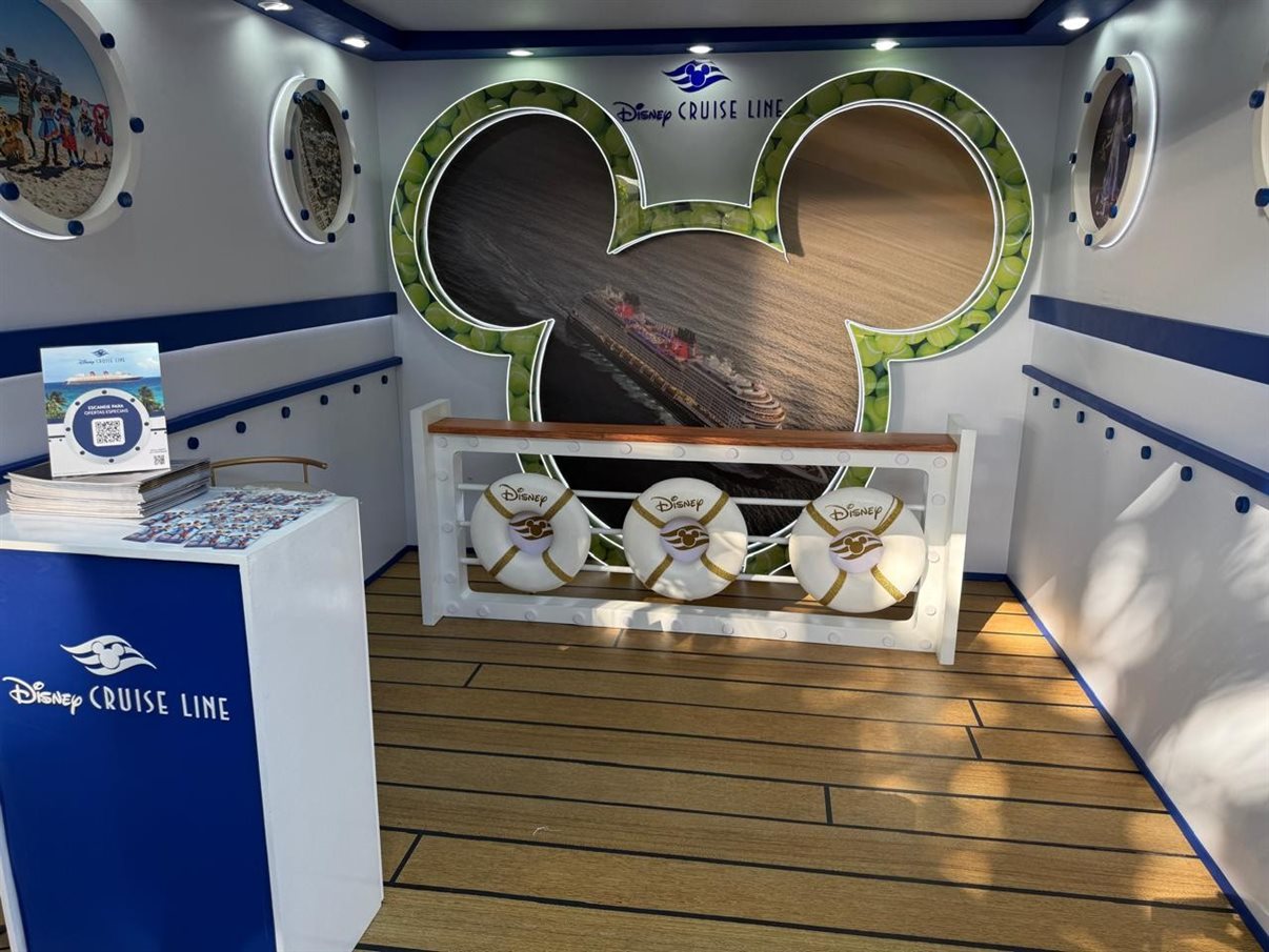 Estande da Disney Cruise Line no Rio Open 2026