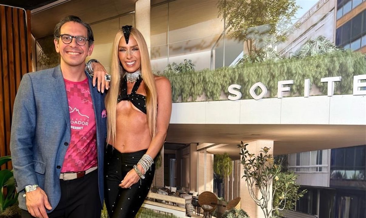 Netto Moreira, diretor dos hotéis de luxo da Accor no Rio, e Adriane Galisteu