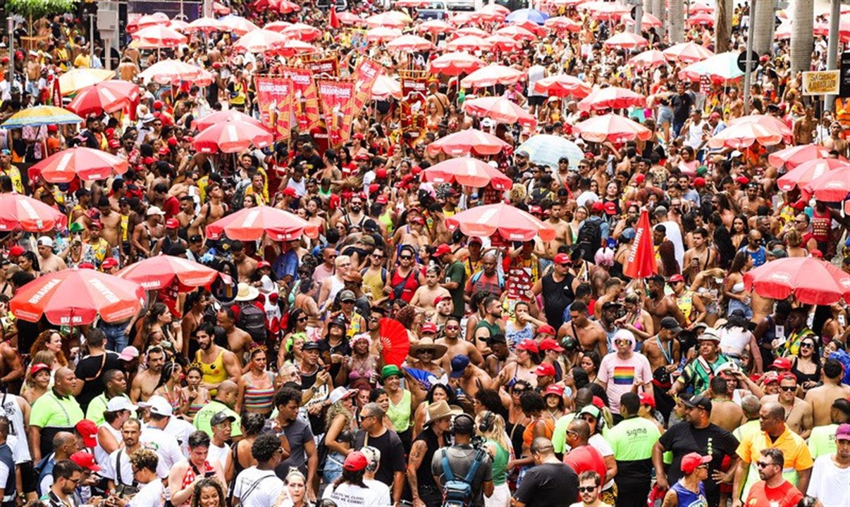 Capital fluminense manteve a liderança impulsionada pelos desfiles das escolas de samba e pela agenda de blocos de rua