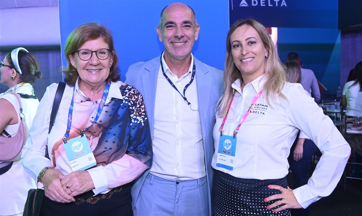 Heloisa Prass, da PANROTAS, Heber Garrido, da HOG MKT, e Juliana Paulo, da Delta
