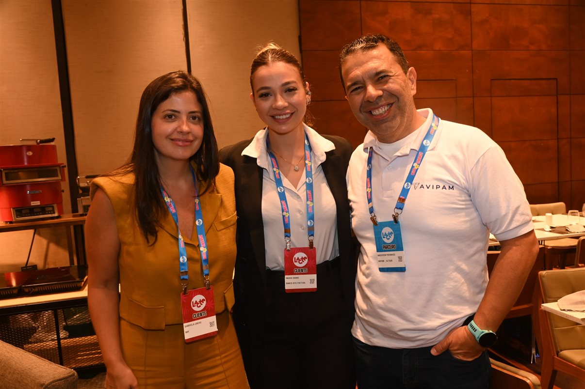 Marcela da Mata, da Minerva Foods, e Antonio Fernando Slomp, da AVIPAM