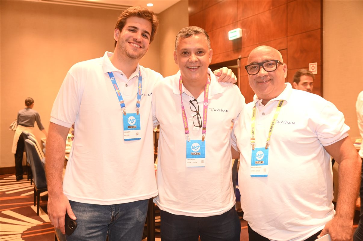 Marcela da Mata, da Minerva Foods, e Antonio Fernando Slomp, da AVIPAM