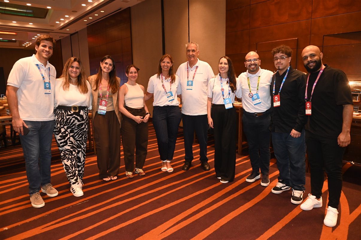 Marcela da Mata, da Minerva Foods, e Antonio Fernando Slomp, da AVIPAM