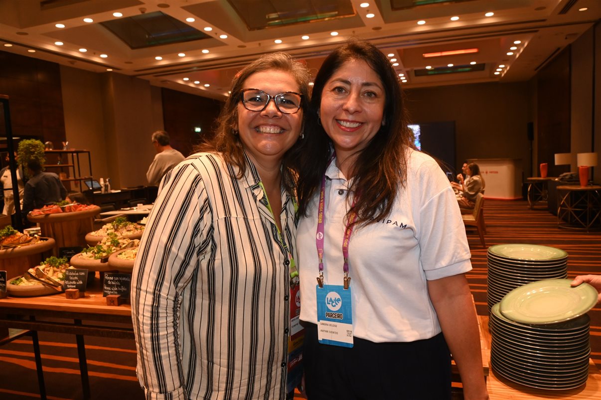 Marcela da Mata, da Minerva Foods, e Antonio Fernando Slomp, da AVIPAM