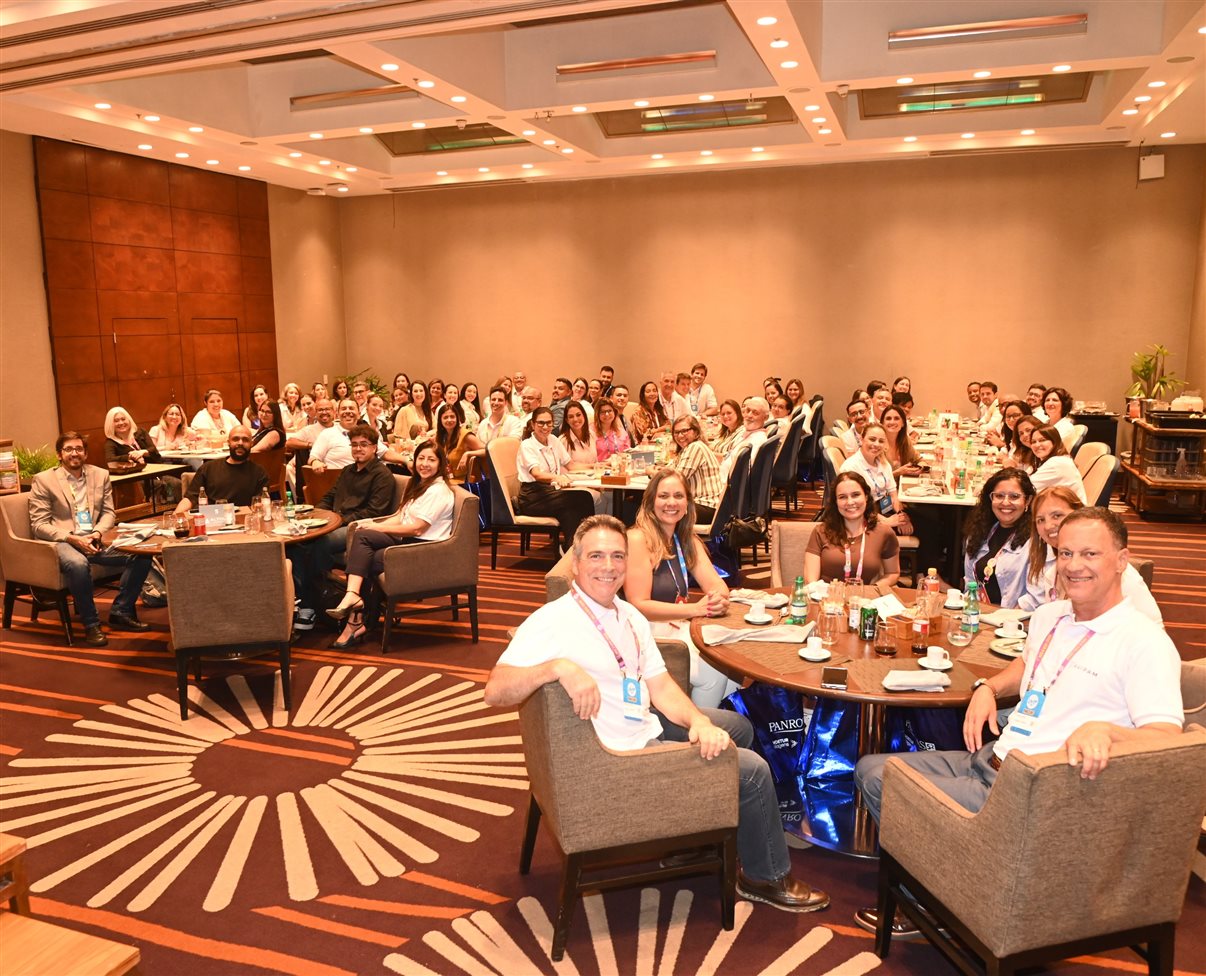 Marcela da Mata, da Minerva Foods, e Antonio Fernando Slomp, da AVIPAM